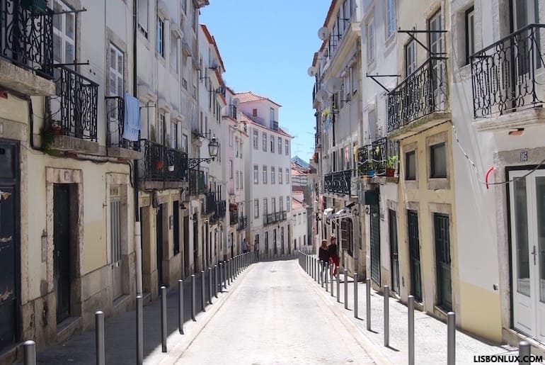 Rua dos Remédios, Lisbon